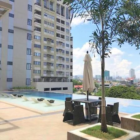 The Persimmon Condominium セブ市 エクステリア 写真