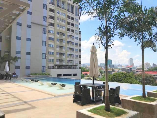 The Persimmon Condominium セブ市 エクステリア 写真